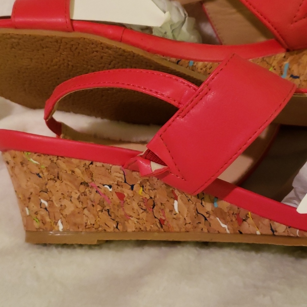 Shoes - Picture 3 of 8